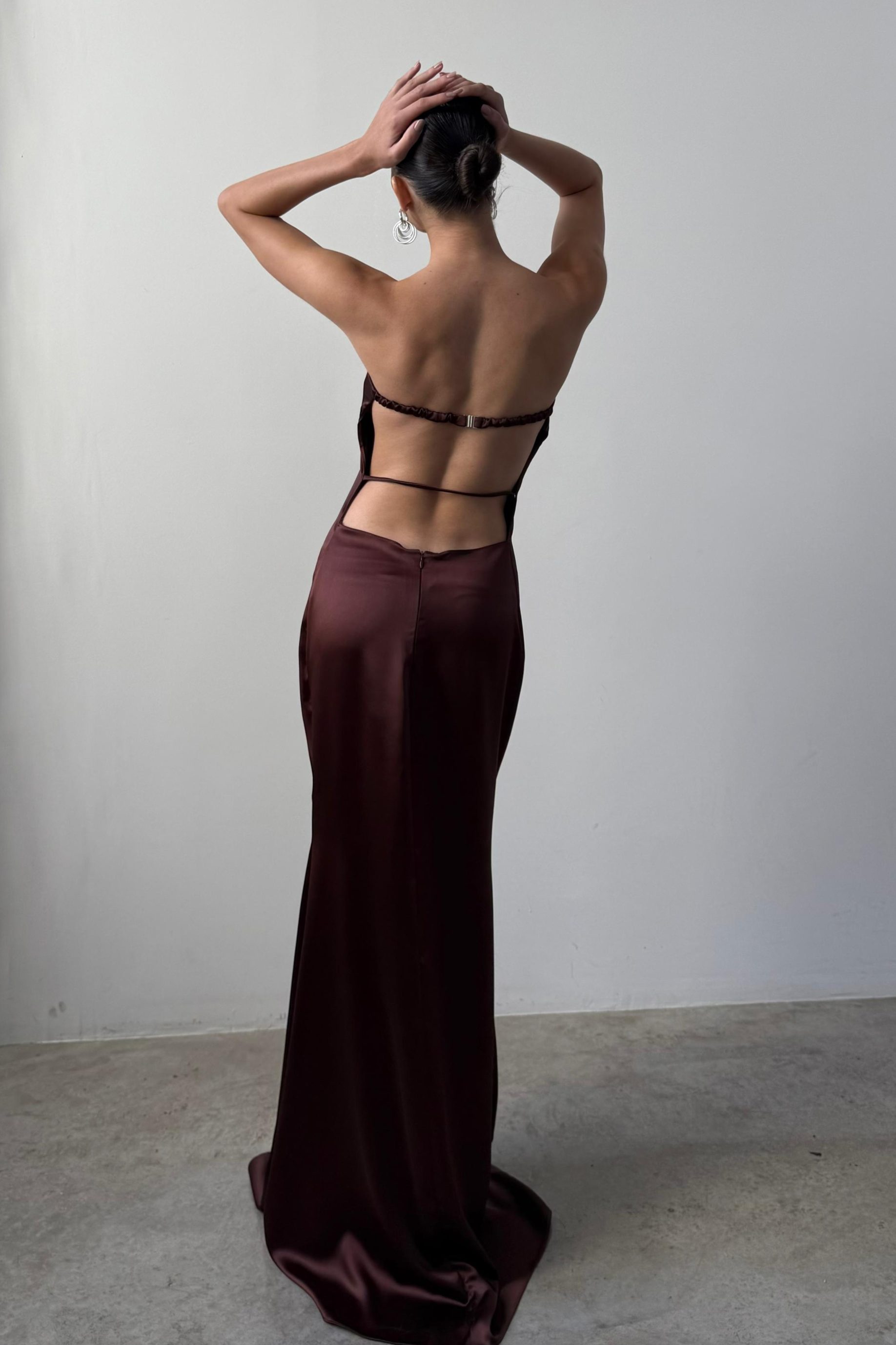 Vestido Tomara que Caia Cetim Café - SOL BRAND X THAISE JURIATTI - Image 5